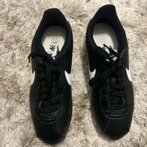 Nike Womens/Men's Black and White Cortez